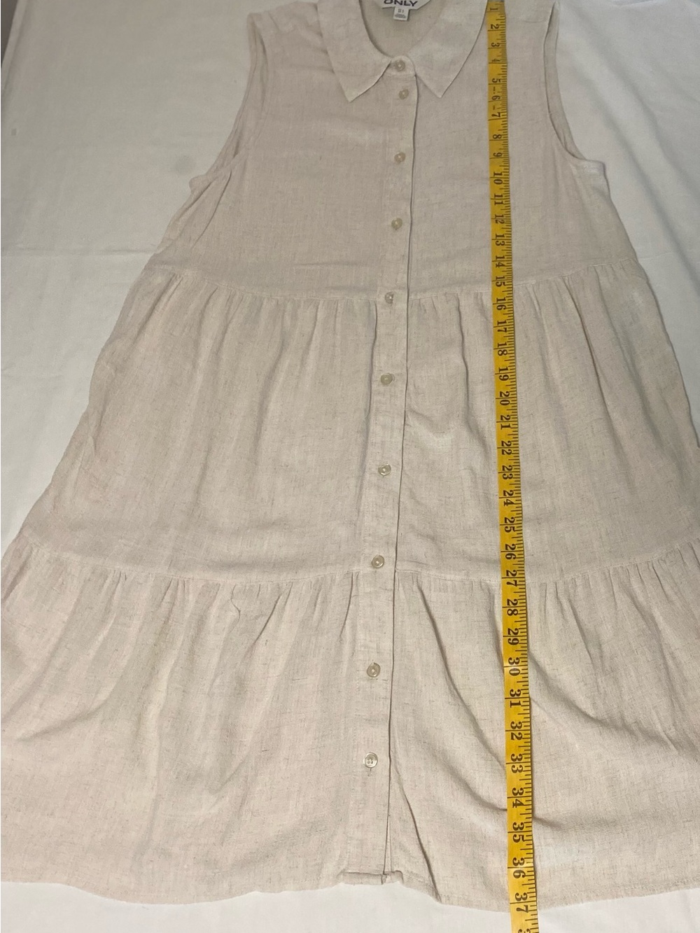 ONLY Sleeveless Button-Front Tiered Dress in Light Beige - Picture 4 of 6